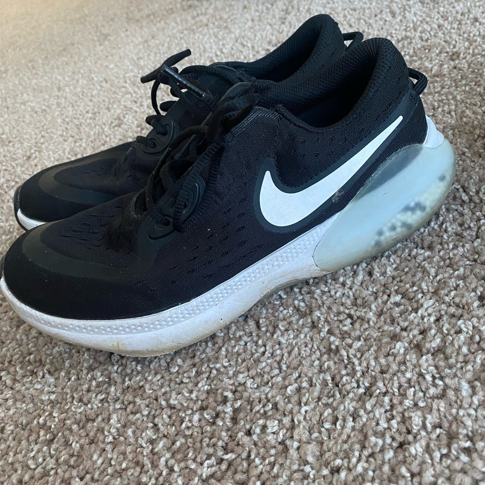 Youth Nike joyride shoes size 5.5